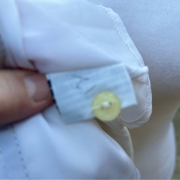 Vintage  Lilli Ann Adolph Schuman Women's White blouse has yellowing spotss - Picture 9 of 14